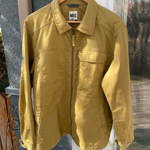 Men’s size large MEC cotton jacket in mustard